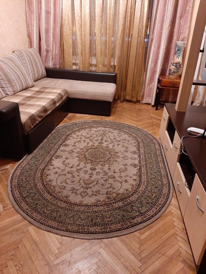 Двухкомнатная Вид На Дворец Украина Kijev Kültér fotó
